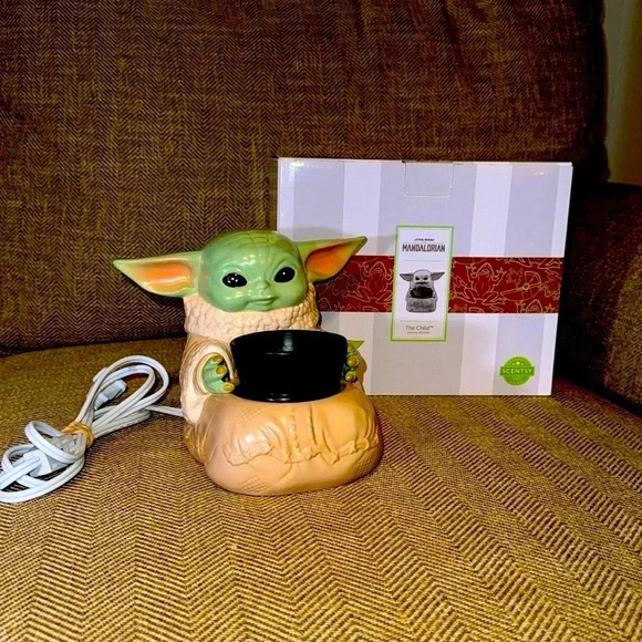 Scentsy Full Size Wax Warmer Star Wars Grogu The Mandalorian The Child Baby Yoda - Picture 2 of 14
